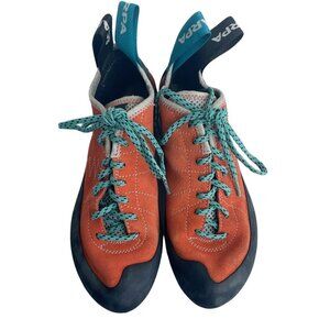Scarpa Women's Helix Climbing Shoes In Mandarin Red - Size 38/6